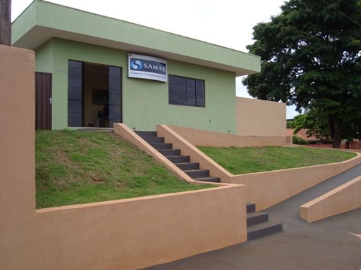 Instalado novo painel na fachada do SAMAE